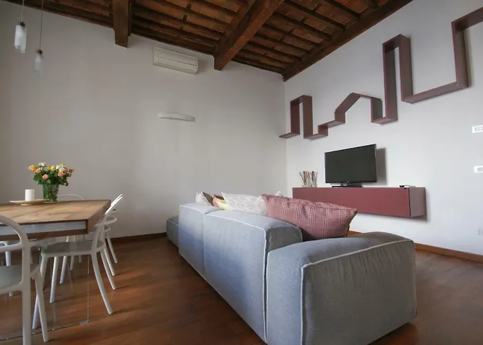 Tabacchi Luxury Apartment In Lucca Historical Center Near Toll Parking